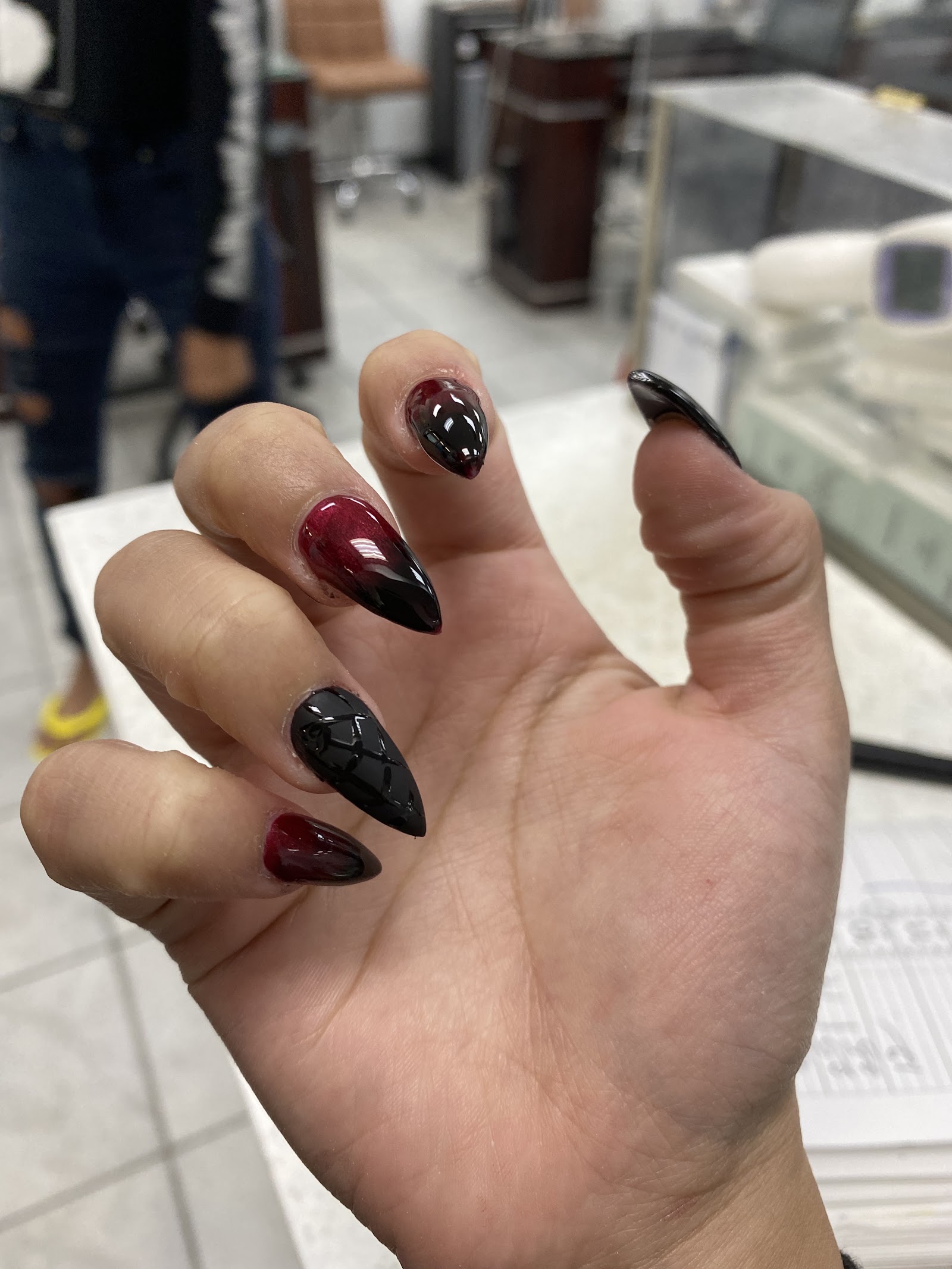 ABC Nails logo